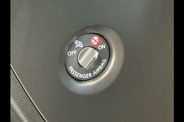 Renault Captur 1.3 TCe 130pk Edition One| Groot Navi | Bose | Stoel verwarming | 17" | Camera | Volledig Dealer onderhouden!