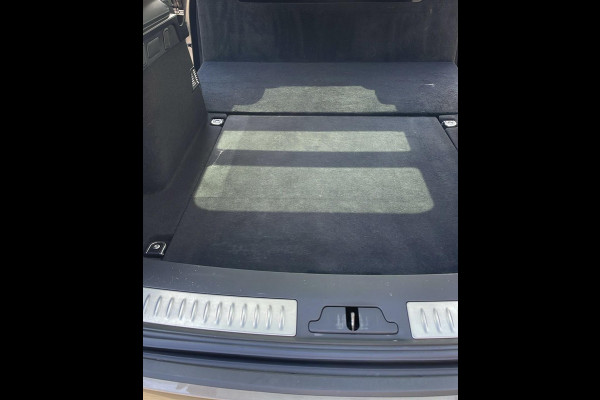 Land Rover Range Rover Velar 2.0 4x4 R-DYNAMIC/PANO/VIRTUAL/GRIJS-KENTEKEN