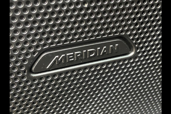 Land Rover Range Rover Velar 2.0 4x4 R-DYNAMIC/PANO/VIRTUAL/GRIJS-KENTEKEN