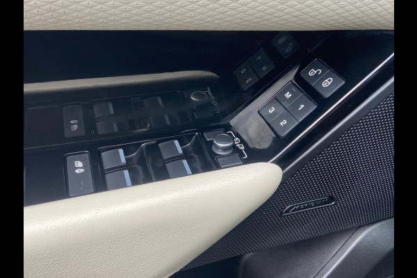 Land Rover Range Rover Velar 2.0 4x4 R-DYNAMIC/PANO/VIRTUAL/GRIJS-KENTEKEN