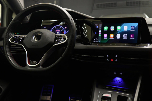 Volkswagen Golf 2.0 TSI GTI CLUBSPORT 45 JAHRE /PANO/AKRA/IQ-LIGHT/KEYLES/VOLL