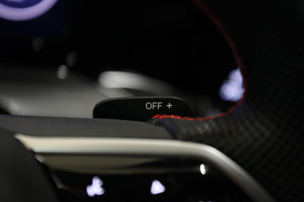 Volkswagen Golf 2.0 TSI GTI CLUBSPORT 45 JAHRE /PANO/AKRA/IQ-LIGHT/KEYLES/VOLL