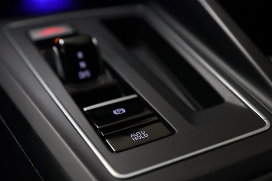 Volkswagen Golf 2.0 TSI GTI CLUBSPORT 45 JAHRE /PANO/AKRA/IQ-LIGHT/KEYLES/VOLL