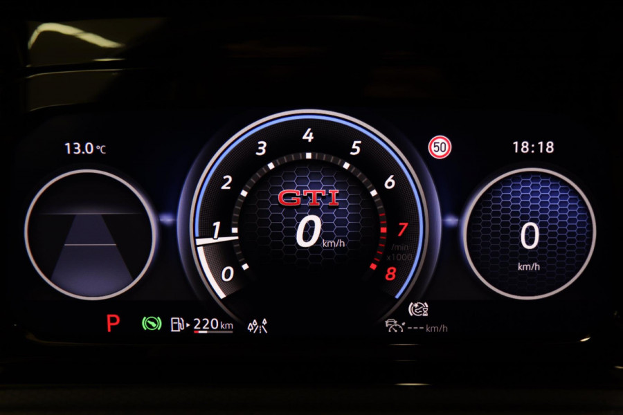 Volkswagen Golf 2.0 TSI GTI CLUBSPORT 45 JAHRE /PANO/AKRA/IQ-LIGHT/KEYLES/VOLL