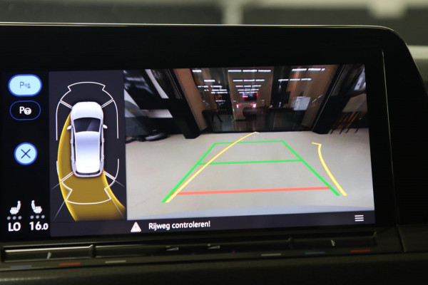 Volkswagen Golf 2.0 TSI GTI CLUBSPORT 45 JAHRE /PANO/AKRA/IQ-LIGHT/KEYLES/VOLL