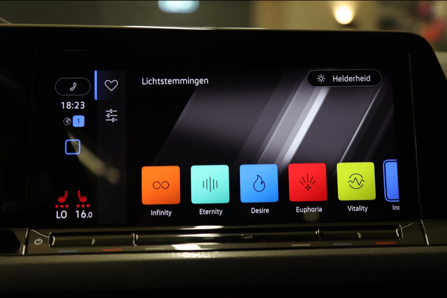 Volkswagen Golf 2.0 TSI GTI CLUBSPORT 45 JAHRE /PANO/AKRA/IQ-LIGHT/KEYLES/VOLL