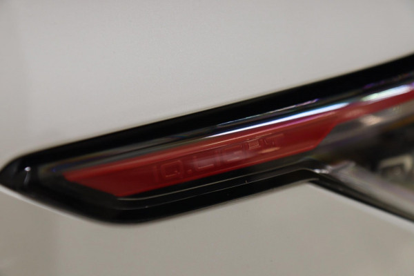 Volkswagen Golf 2.0 TSI GTI CLUBSPORT 45 JAHRE /PANO/AKRA/IQ-LIGHT/KEYLES/VOLL