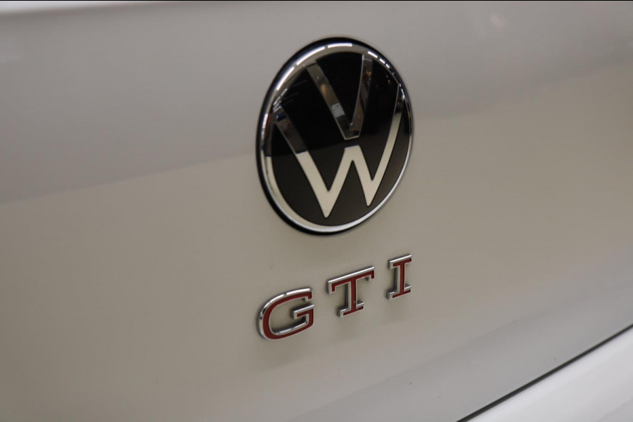 Volkswagen Golf 2.0 TSI GTI CLUBSPORT 45 JAHRE /PANO/AKRA/IQ-LIGHT/KEYLES/VOLL