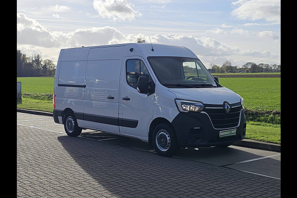Renault Master T35 2.3 dCi 135 L2H2 airco, camera, trekhaak, opstap, 96 dkm.