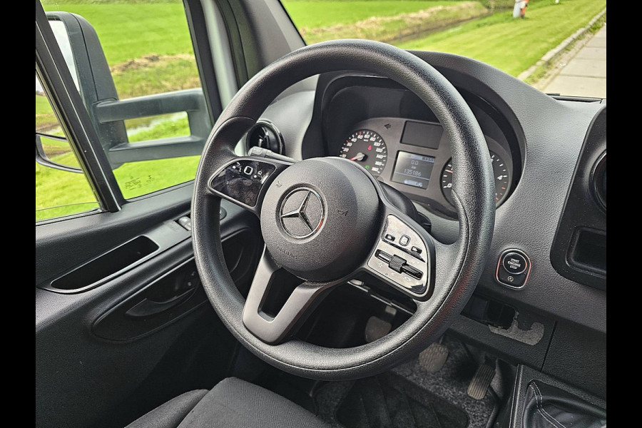 Mercedes-Benz Sprinter 314 2.2 CDI Bakwagen Laadklep Camera Zijdeur Spoiler Mbux Euro6 143Pk!