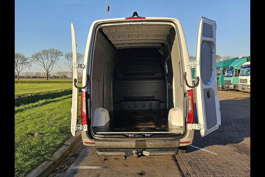 Mercedes-Benz Sprinter 314 2.2 CDI L2H2 EURO VI-D RWD Mbux + Navi Automaat Trekhaak Camera 143Pk Euro6 1e Eigenaar Oh-Historie!