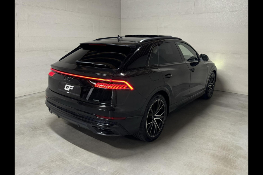 Audi Q8 55 TFSI e Quattro Competition S-Line Pano RS-Seats Sfeer Luchtver. B&O 360º