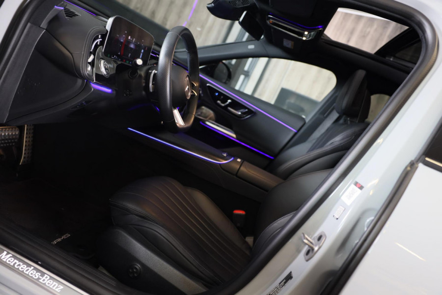 Mercedes-Benz E-Klasse Estate 300 e AMG Line / HYPERSCREEN / Acc / Lane Assist / Dode Hoek / Head Up / 360 Camera / Leder / Pano