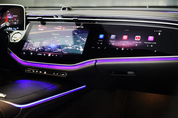Mercedes-Benz E-Klasse Estate 300 e AMG Line / HYPERSCREEN / Acc / Lane Assist / Dode Hoek / Head Up / 360 Camera / Leder / Pano