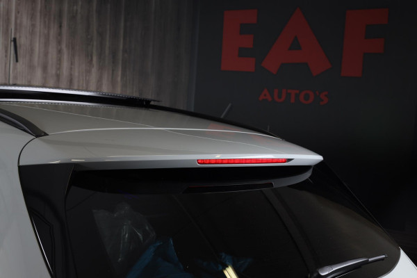 Mercedes-Benz E-Klasse Estate 300 e AMG Line / HYPERSCREEN / Acc / Lane Assist / Dode Hoek / Head Up / 360 Camera / Leder / Pano