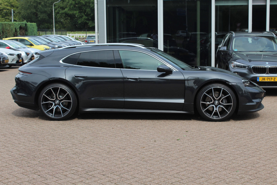 Porsche Taycan Sport Turismo 79 kWh / SoH 90.8% / Panoramadak / Camera / Adaptieve stoelen / Luchtvering / 21'' / Bose / Keyless / Sportchrono / Stoelverwarming / DAB / ACC