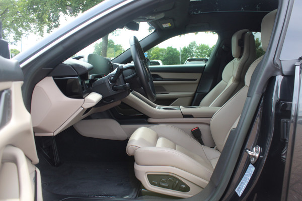 Porsche Taycan Sport Turismo 79 kWh / SoH 90.8% / Panoramadak / Camera / Adaptieve stoelen / Luchtvering / 21'' / Bose / Keyless / Sportchrono / Stoelverwarming / DAB / ACC