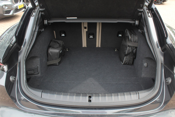 Porsche Taycan Sport Turismo 79 kWh / SoH 90.8% / Panoramadak / Camera / Adaptieve stoelen / Luchtvering / 21'' / Bose / Keyless / Sportchrono / Stoelverwarming / DAB / ACC