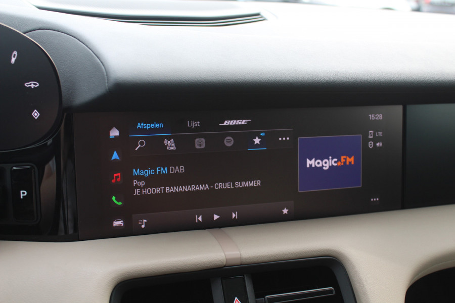 Porsche Taycan Sport Turismo 79 kWh / SoH 90.8% / Panoramadak / Camera / Adaptieve stoelen / Luchtvering / 21'' / Bose / Keyless / Sportchrono / Stoelverwarming / DAB / ACC