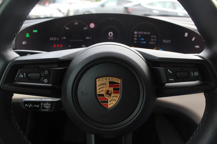 Porsche Taycan Sport Turismo 79 kWh / SoH 90.8% / Panoramadak / Camera / Adaptieve stoelen / Luchtvering / 21'' / Bose / Keyless / Sportchrono / Stoelverwarming / DAB / ACC