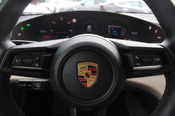 Porsche Taycan Sport Turismo 79 kWh / SoH 90.8% / Panoramadak / Camera / Adaptieve stoelen / Luchtvering / 21'' / Bose / Keyless / Sportchrono / Stoelverwarming / DAB / ACC