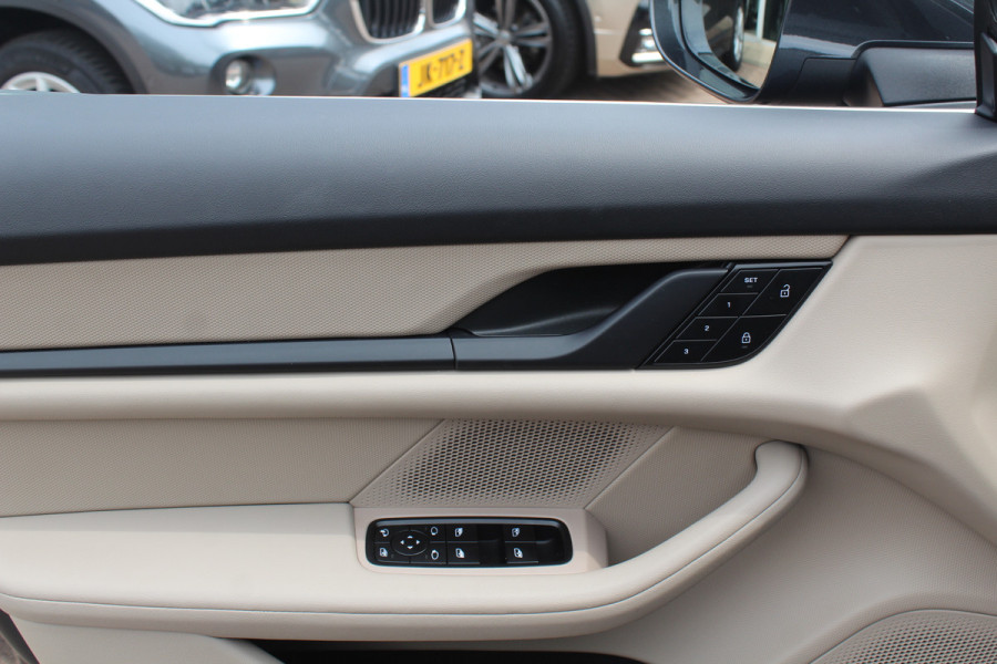 Porsche Taycan Sport Turismo 79 kWh / SoH 90.8% / Panoramadak / Camera / Adaptieve stoelen / Luchtvering / 21'' / Bose / Keyless / Sportchrono / Stoelverwarming / DAB / ACC
