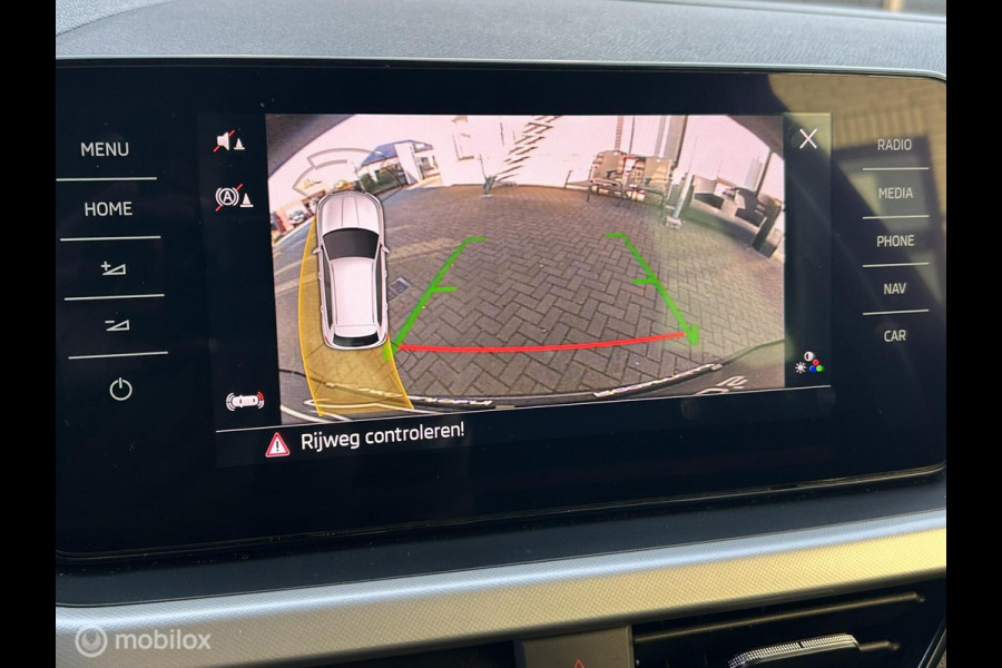 Škoda Kamiq 1.0 TSI Ambition FM Navigatie / carplay / 17" / clima / chroom / 61.694 KM!!