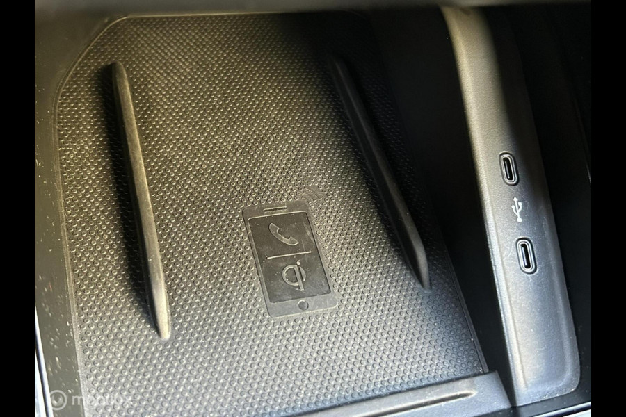 Škoda Kamiq 1.0 TSI Ambition FM Navigatie / carplay / 17" / clima / chroom / 61.694 KM!!