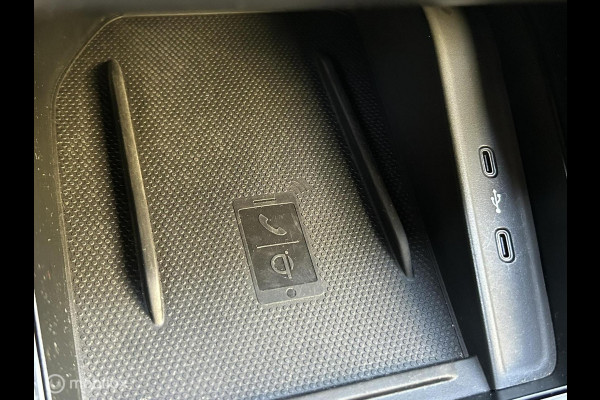 Škoda Kamiq 1.0 TSI Ambition FM Navigatie / carplay / 17" / clima / chroom / 61.694 KM!!