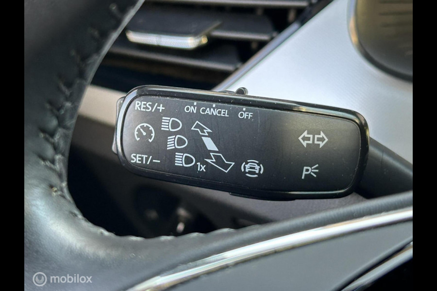 Škoda Kamiq 1.0 TSI Ambition FM Navigatie / carplay / 17" / clima / chroom / 61.694 KM!!