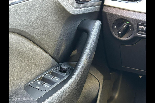 Škoda Kamiq 1.0 TSI Ambition FM Navigatie / carplay / 17" / clima / chroom / 61.694 KM!!