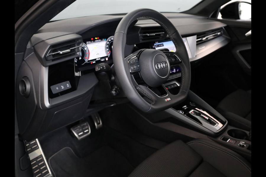 Audi A3 Sportback 30 TFSI S edition 115 PK Automaat | 50% korting op pakket | Verlengde garantie |  Navigatie | Park pakket | Zwart optiek | Privacy glas |