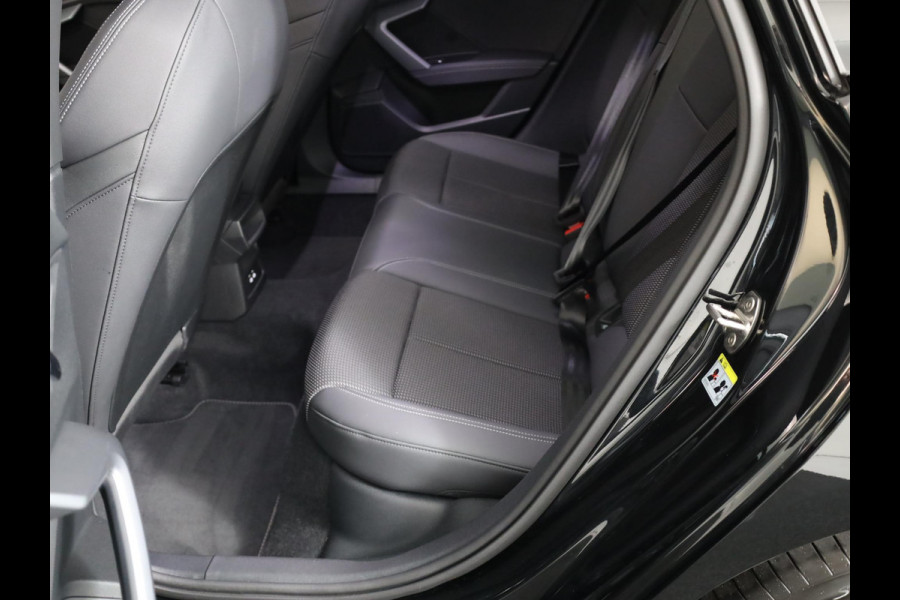 Audi A3 Sportback 30 TFSI S edition 115 PK Automaat | 50% korting op pakket | Verlengde garantie |  Navigatie | Park pakket | Zwart optiek | Privacy glas |