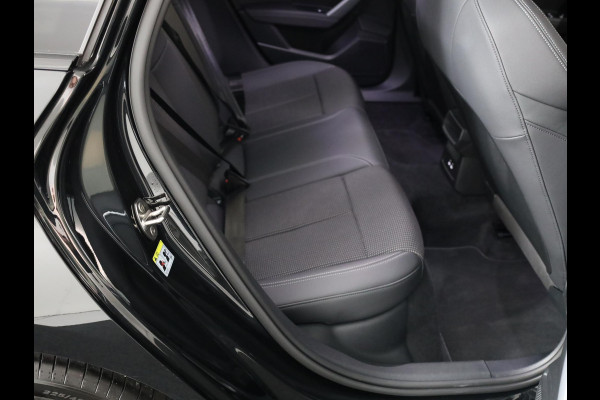 Audi A3 Sportback 30 TFSI S edition 115 PK Automaat | 50% korting op pakket | Verlengde garantie |  Navigatie | Park pakket | Zwart optiek | Privacy glas |