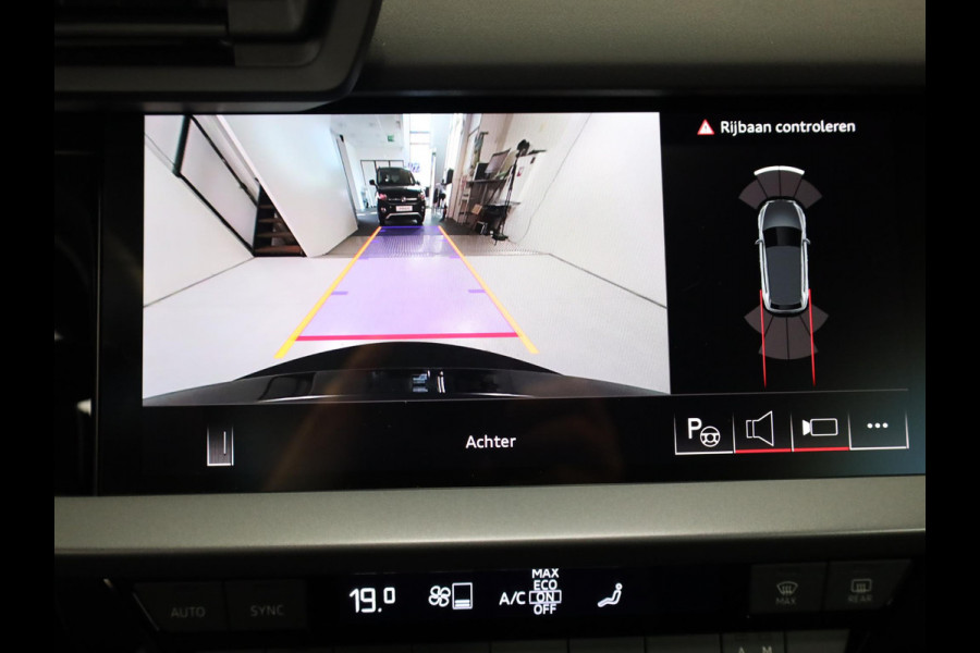 Audi A3 Sportback 30 TFSI S edition 115 PK Automaat | 50% korting op pakket | Verlengde garantie |  Navigatie | Park pakket | Zwart optiek | Privacy glas |