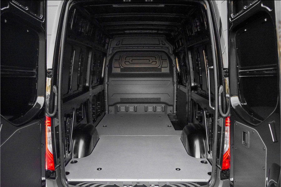 Mercedes-Benz Sprinter 319 1.9 CDI L2H2 RWD BPM Vrij Distronic Camera LED Navi Trekhaak 3.5T