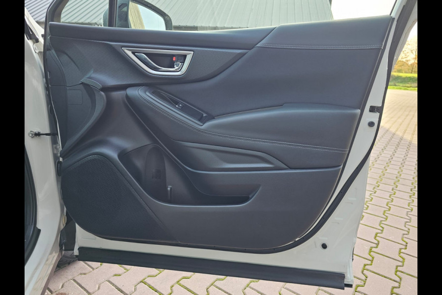 Subaru Forester 2.0i e-BOXER Luxury | Automaat | Trekhaak | Elek. klep | X Mode | ACC | Stoelverwarming |