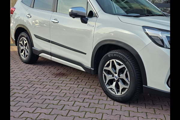 Subaru Forester 2.0i e-BOXER Luxury | Automaat | Trekhaak | Elek. klep | X Mode | ACC | Stoelverwarming |