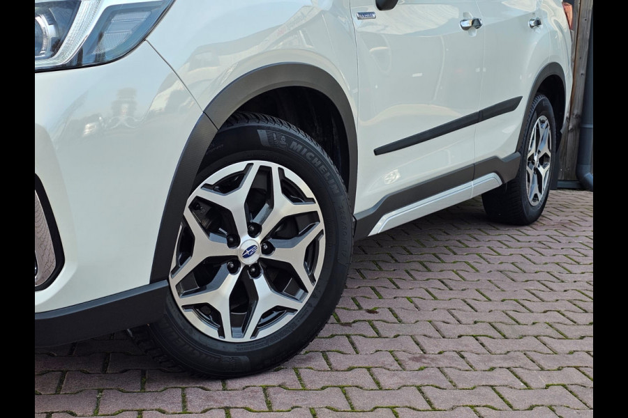 Subaru Forester 2.0i e-BOXER Luxury | Automaat | Trekhaak | Elek. klep | X Mode | ACC | Stoelverwarming |