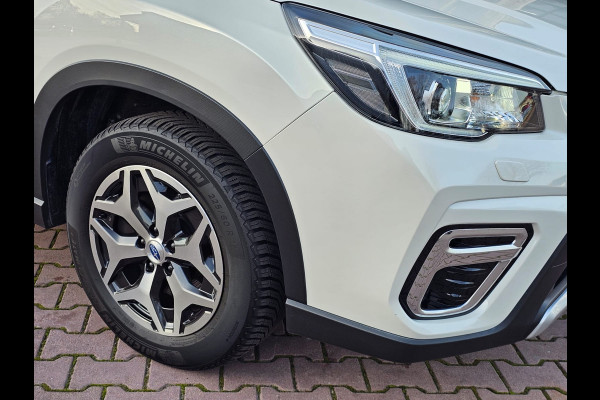 Subaru Forester 2.0i e-BOXER Luxury | Automaat | Trekhaak | Elek. klep | X Mode | ACC | Stoelverwarming |