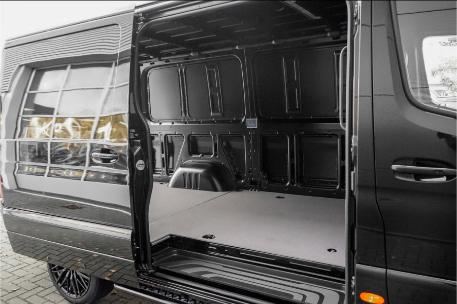 Mercedes-Benz Sprinter 319 1.9 CDI L2H1 Black Pack Vol 20" Distronic Camera Trekhaak 3.5T