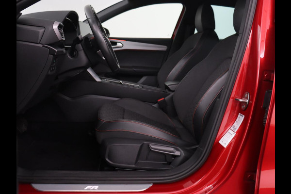 Seat Leon 1.5 eTSI FR Launch Edition | Stoelverwarming | Carplay | Adaptive cruise | Dynamic Chassis Control | Keyless | Sfeerverlichting | Stuurverwarming | Navigatie | Parkeerhulp