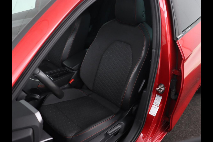 Seat Leon 1.5 eTSI FR Launch Edition | Stoelverwarming | Carplay | Adaptive cruise | Dynamic Chassis Control | Keyless | Sfeerverlichting | Stuurverwarming | Navigatie | Parkeerhulp