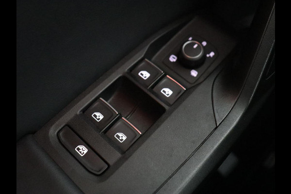 Seat Leon 1.5 eTSI FR Launch Edition | Stoelverwarming | Carplay | Adaptive cruise | Dynamic Chassis Control | Keyless | Sfeerverlichting | Stuurverwarming | Navigatie | Parkeerhulp