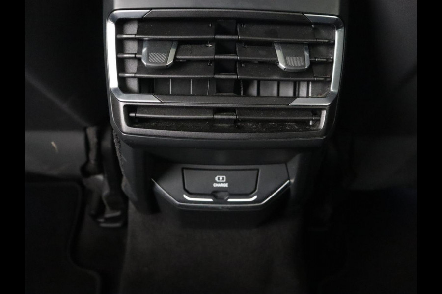 Lynk & Co 01 1.5 Plug In | Panoramadak | Infinity by Harman | Camera | Adaptive cruise | Stoelverwarming | Carplay | Memory | Full LED | PHEV