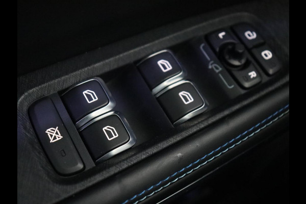 Lynk & Co 01 1.5 Plug In | Panoramadak | Infinity by Harman | Camera | Adaptive cruise | Stoelverwarming | Carplay | Memory | Full LED | PHEV