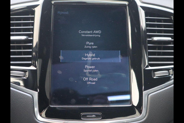 Volvo XC90 2.0 T8 Twin Engine AWD Inscription Automaat / 7 Persoons / Panoramadak / Harman Kardon / Comfortstoelen / Trekhaak / 20 Inch / Stoelverwarming / Achteruitrijcamera / LED / Elektrisch Verstelbare Stoelen