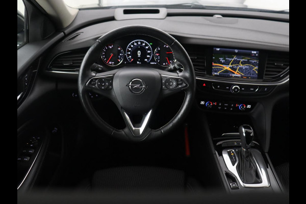 Opel Insignia 1.5 Turbo Innovation | Head-Up | Trekhaak | Stoel & stuurverwarming | Camera | Matrix LED | Carplay | Keyless | Navigatie | Climate control | DAB | Cruise control