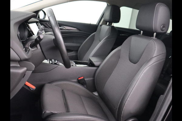Opel Insignia 1.5 Turbo Innovation | Head-Up | Trekhaak | Stoel & stuurverwarming | Camera | Matrix LED | Carplay | Keyless | Navigatie | Climate control | DAB | Cruise control