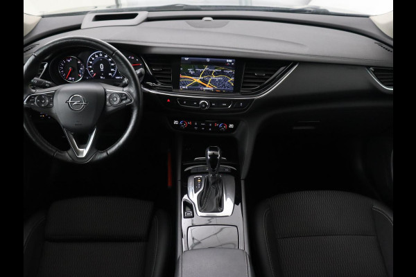 Opel Insignia 1.5 Turbo Innovation | Head-Up | Trekhaak | Stoel & stuurverwarming | Camera | Matrix LED | Carplay | Keyless | Navigatie | Climate control | DAB | Cruise control